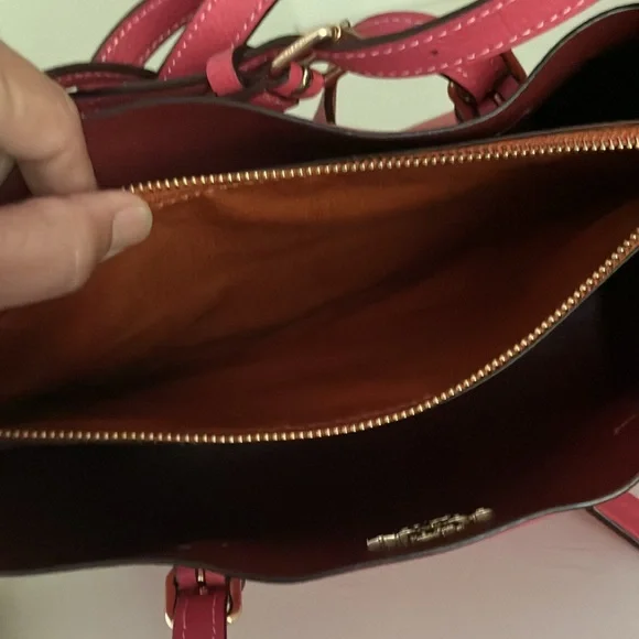 Coach Mollie Tote (C4084)
